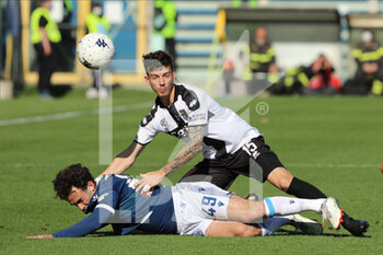 2022-02-26 - Enrico Delprato of PARMA CALCIO competes for the ball with Giuseppe Rossi of SPAL during the Serie B match between Parma Calcio and Spal at Ennio Tardini on February 26, 2022 in Parma, Italy. - PARMA CALCIO VS SPAL - ITALIAN SERIE B - SOCCER
