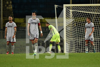 2022-03-02 - Disappointment of players of Crotone - AC PISA VS FC CROTONE - ITALIAN SERIE B - SOCCER