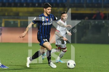 2022-03-02 - Giuseppe Mastinu (Pisa) in action - AC PISA VS FC CROTONE - ITALIAN SERIE B - SOCCER