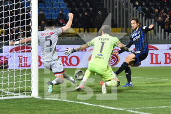 2022-03-02 - Opportunity by Ernesto Torregrossa (Pisa), Vladimir Golemic (Crotone) saves the goal. - AC PISA VS FC CROTONE - ITALIAN SERIE B - SOCCER