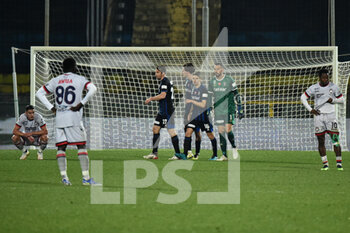 2022-03-02 - Disappointment of players of Crotone at the end of the match - AC PISA VS FC CROTONE - ITALIAN SERIE B - SOCCER