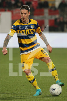 2022-03-02 - Dennis Man of PARMA CALCIO in action during the Serie B match between AC Monza and Parma Calcio at U-Power Stadium on March 2, 2022 in Monza, Italy. - AC MONZA VS PARMA CALCIO - ITALIAN SERIE B - SOCCER