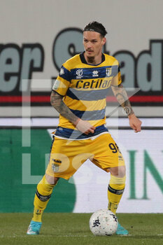 2022-03-02 - Dennis Man of PARMA CALCIO in action during the Serie B match between AC Monza and Parma Calcio at U-Power Stadium on March 2, 2022 in Monza, Italy. - AC MONZA VS PARMA CALCIO - ITALIAN SERIE B - SOCCER