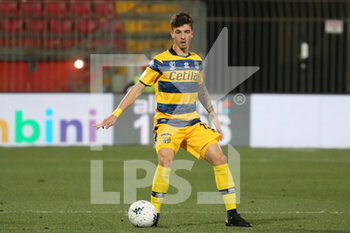 2022-03-02 - Enrico Delprato of PARMA CALCIO in action during the Serie B match between AC Monza and Parma Calcio at U-Power Stadium on March 2, 2022 in Monza, Italy. - AC MONZA VS PARMA CALCIO - ITALIAN SERIE B - SOCCER