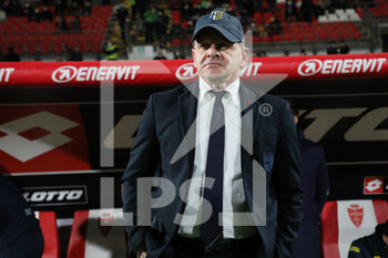 2022-03-02 - Giuseppe Iachini head coach of PARMA CALCIO looks on during the Serie B match between AC Monza and Parma Calcio at U-Power Stadium on March 2, 2022 in Monza, Italy. - AC MONZA VS PARMA CALCIO - ITALIAN SERIE B - SOCCER