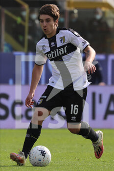 2022-03-05 - Adrian Bernabe’ of PARMA CALCIO in action during the Serie B match between Parma Calcio and Reggina 1914 at Ennio Tardini on March 5, 2022 in Parma, Italy. - PARMA CALCIO VS REGGINA 1914 - ITALIAN SERIE B - SOCCER