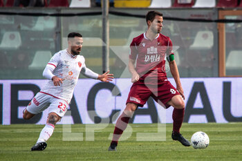 2022-03-12 - Crisetig Lorenzo reggina carries the ball - REGGINA 1914 VS AC PERUGIA - ITALIAN SERIE B - SOCCER