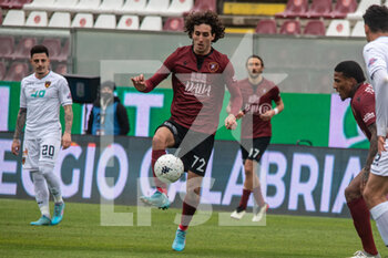 2022-03-19 - Cortinovis Alessandro carries the ball - REGGINA 1914 VS COSENZA CALCIO - ITALIAN SERIE B - SOCCER
