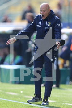 2022-03-19 - Giuseppe Carillo coach of PARMA CALCIO reacts during the Serie B match between Parma Calcio and US Lecce at Ennio Tardini on March 19, 2022 in Parma, Italy. - PARMA CALCIO VS US LECCE - ITALIAN SERIE B - SOCCER