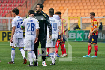 2022-04-02 - coach Fabio Grosso (Frosinone Calcio) and Camillo Ciano (Frosinone Calcio) - US LECCE VS FROSINONE CALCIO - ITALIAN SERIE B - SOCCER