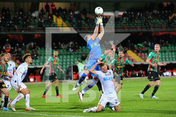 2022-04-05 - the goalkeeperBleve Marco (Lecce) attempt the parade



 - TERNANA CALCIO VS US LECCE - ITALIAN SERIE B - SOCCER