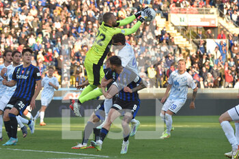 2022-04-18 - Alessandro Livieri (Pisa) saves the goal - AC PISA VS COMO 1907 - ITALIAN SERIE B - SOCCER