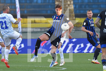 2022-04-18 - Lorenzo Lucca (Pisa) in action - AC PISA VS COMO 1907 - ITALIAN SERIE B - SOCCER