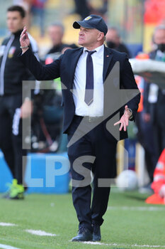 2022-04-18 - Giuseppe Iachini head coach of PARMA CALCIO gestures during the Serie B match between Parma Calcio and Ascoli Calcio at Ennio Tardini on April 18, 2022 in Parma, Italy. - PARMA CALCIO VS ASCOLI CALCIO - ITALIAN SERIE B - SOCCER