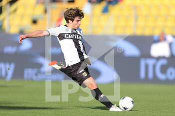 2022-04-18 - Adrian Bernabe’ of PARMA CALCIO in action during the Serie B match between Parma Calcio and Ascoli Calcio at Ennio Tardini on April 18, 2022 in Parma, Italy. - PARMA CALCIO VS ASCOLI CALCIO - ITALIAN SERIE B - SOCCER