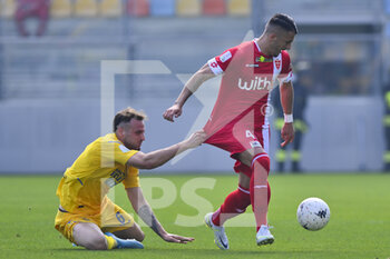 2022-04-25 - Dany Mota of A.C. Monza and Federico Gatti of Frosinone Calcio during the 36th day of the Serie B Championship between Frosinone Calcio vs  A.C. Monza on 25th April 2022 at the Stadio Benito Stirpe in Frosinone, Italy. - FROSINONE CALCIO VS AC MONZA - ITALIAN SERIE B - SOCCER