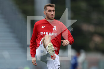 2022-04-25 - Loris Zonta (L.R. Vicenza 1902) warms up before the match - COMO 1907 VS LR VICENZA - ITALIAN SERIE B - SOCCER