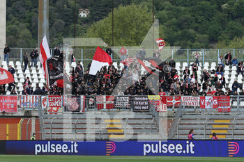2022-04-25 - L.R. Vicenza 1902 supporters - COMO 1907 VS LR VICENZA - ITALIAN SERIE B - SOCCER