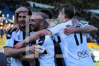 2022-01-30 - Franco Vazquez of PARMA CALCIO celebrates after scoring a goal with his teammates during the Serie B match between Parma Calcio and Crotone FC at Ennio Tardini on January 30, 2022 in Parma, Italy. - PARMA CALCIO VS FC CROTONE - ITALIAN SERIE B - SOCCER