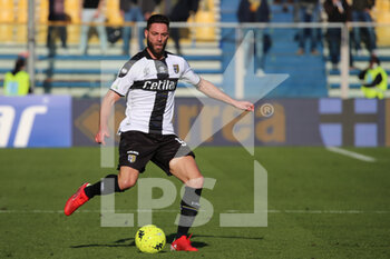 2022-01-30 - Andrea Rispoli of PARMA CALCIO in action during the Serie B match between Parma Calcio and Crotone FC at Ennio Tardini on January 30, 2022 in Parma, Italy. - PARMA CALCIO VS FC CROTONE - ITALIAN SERIE B - SOCCER