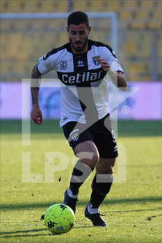 2022-01-30 - Gennaro Tutino of PARMA CALCIO in action during the Serie B match between Parma Calcio and Crotone FC at Ennio Tardini on January 30, 2022 in Parma, Italy. - PARMA CALCIO VS FC CROTONE - ITALIAN SERIE B - SOCCER