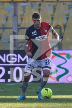 2022-01-30 - Mirko Maric of CROTONE FC in action during the Serie B match between Parma Calcio and Crotone FC at Ennio Tardini on January 30, 2022 in Parma, Italy. - PARMA CALCIO VS FC CROTONE - ITALIAN SERIE B - SOCCER
