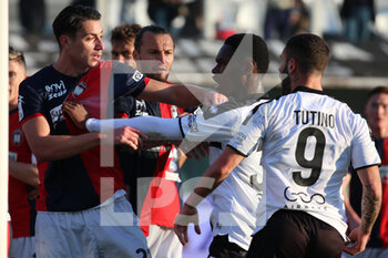2022-01-30 - Ange-Yoan Laurent of PARMA CALCIO and Ionut Nedelcearu react during the Serie B match between Parma Calcio and Crotone FC at Ennio Tardini on January 30, 2022 in Parma, Italy. - PARMA CALCIO VS FC CROTONE - ITALIAN SERIE B - SOCCER
