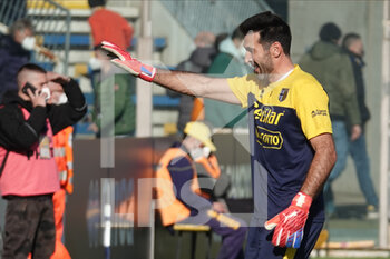 2022-01-30 - Gianluigi Buffon of PARMA CALCIO in action during the Serie B match between Parma Calcio and Crotone FC at Ennio Tardini on January 30, 2022 in Parma, Italy. - PARMA CALCIO VS FC CROTONE - ITALIAN SERIE B - SOCCER