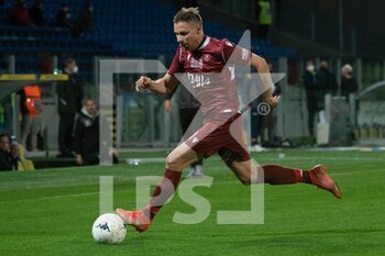 2022-02-23 - Kupisz Tomas Reggina carries the ball  - FROSINONE VS REGGINA - ITALIAN SERIE B - SOCCER