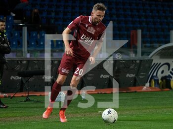 2022-02-23 - Kupisz Tomas Reggina carries the ball  - FROSINONE VS REGGINA - ITALIAN SERIE B - SOCCER