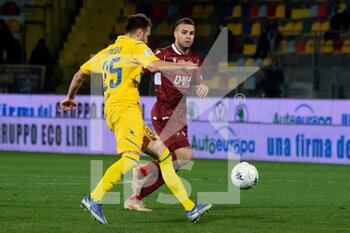 2022-02-23 - Tumminello Marco  Reggina carries the ball  - FROSINONE VS REGGINA - ITALIAN SERIE B - SOCCER