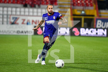 2022-04-06 - Vasile Mogos (FC Crotone) - LR VICENZA VS FC CROTONE - ITALIAN SERIE B - SOCCER