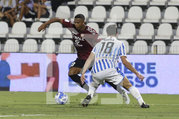 14/08/2022 - Rigoberto Rivas of Reggina competes for the ball with Matteo Arena of Spal during Spal vs Reggina, 1° Serie BKT 2022-23 game at Paolo Mazza stadium in Ferrara, Italy, on August 14, 2022. - SPAL VS REGGINA 1914 - SERIE B - CALCIO