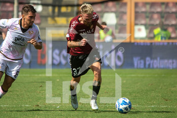 2022-09-03 - Zan majer reggina carries the ball  - REGGINA 1914 VS PALERMO FC - ITALIAN SERIE B - SOCCER