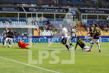 2022-09-10 - Roberto Inglese (Parma Calcio) scores a goal  - PARMA CALCIO VS TERNANA CALCIO - ITALIAN SERIE B - SOCCER