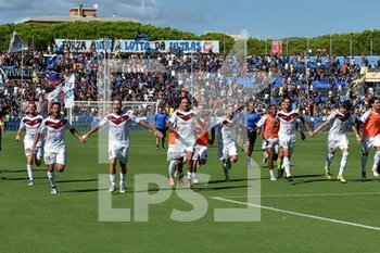 2022-09-10 - Players of Reggina celebrate at the end of the match - AC PISA VS REGGINA 1914 - ITALIAN SERIE B - SOCCER