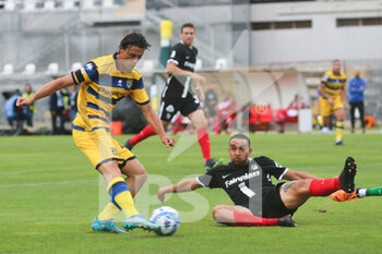 2022-09-17 - Roberto Inglese (Parma Calcio) scores a goal  - ASCOLI CALCIO VS PARMA CALCIO - ITALIAN SERIE B - SOCCER