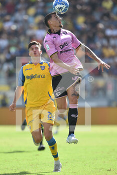 2022-09-17 - FROSINONE, ITALY -  September 17 : Davide Bettella (R) of  Palermo in action against   Luca Moro (L) of Frosinone during the  Serie B  soccer match between  Frosinone and Palermo Stadio Benito Stirpe on September 17,2022 in Frosinone Italy  - FROSINONE CALCIO VS PALERMO FC - ITALIAN SERIE B - SOCCER