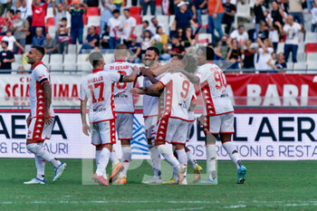 2022-10-01 - Mirco Antenucci (SSC Bari) celebrates after scoring a goal - SSC BARI VS BRESCIA CALCIO - ITALIAN SERIE B - SOCCER