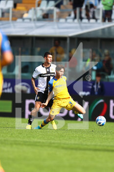 2022-10-01 - Lautaro Valenti (Parma Calcio) and Samuele Mulattieri (Frosinone Calcio) - PARMA CALCIO VS FROSINONE CALCIO - ITALIAN SERIE B - SOCCER