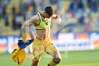2022-10-08 - FROSINONE, ITALY - October 8 : Luca mazzitelli of Frosinone  celebrates after scores a goal during  Italian Serie B soccer match between  Frosinone  and Spal at Stadio Benito Stirpe on October 8,2022  in Frosinone Italy - FROSINONE CALCIO VS SPAL - ITALIAN SERIE B - SOCCER