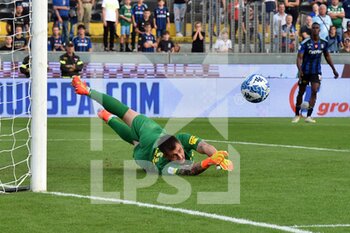 2022-10-23 - Riccardo  Gagno (Modena) saves - AC PISA VS MODENA FC - ITALIAN SERIE B - SOCCER