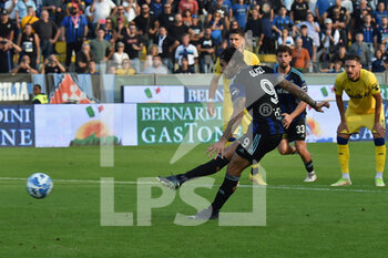 2022-10-23 - Ettore Gliozzi (Pisa) scores on penalty the goal of 1-1 - AC PISA VS MODENA FC - ITALIAN SERIE B - SOCCER