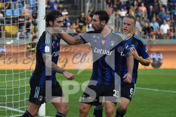 2022-10-23 - Ettore Gliozzi (Pisa) celebrates with his team mates after scoring the goal of 1-1 - AC PISA VS MODENA FC - ITALIAN SERIE B - SOCCER