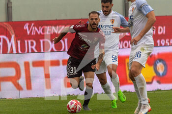 27/11/2022 - Canotto Luigi Reggina carries the ball  - REGGINA 1914 VS BENEVENTO CALCIO - SERIE B - CALCIO