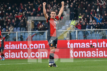 2022-12-08 - Silvan Hefti (Genoa) celebrates after scoring a goal 1 - 0 - GENOA CFC VS FC SUDTIROL - ITALIAN SERIE B - SOCCER