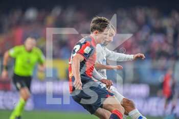 2022-12-18 - Morten Wetche Frendrup (Genoa) - Luca Garritano (Frosinone) - GENOA CFC VS FROSINONE CALCIO - ITALIAN SERIE B - SOCCER