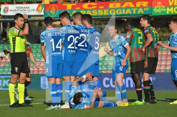 2022-12-18 - wall free kick in Ternana-como1907 - TERNANA CALCIO VS COMO 1907 - ITALIAN SERIE B - SOCCER