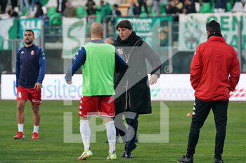2022-02-12 - coach Michele Mignani (SSC Bari) e Simone Simeri (SSC Bari) durante il riscaldamento - MONOPOLI VS BARI - ITALIAN SERIE C - SOCCER