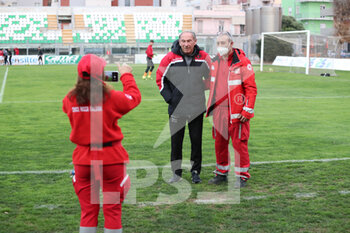 2022-02-19 - Zdenek Zeman (allenatore Foggia) dispensa selfie prima del match contro il Monopoli - MONOPOLI VS FOGGIA - ITALIAN SERIE C - SOCCER